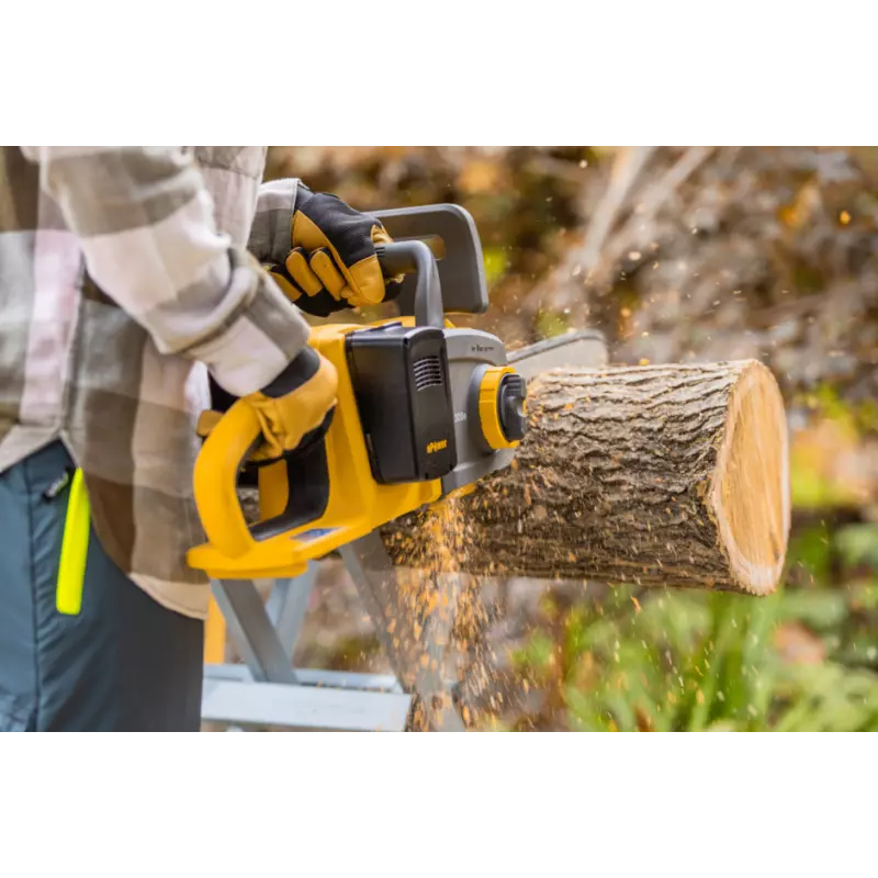 CS300e_273404501ST1_amb09_web